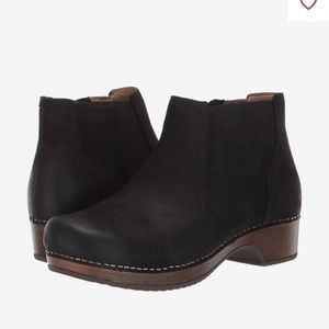Dansko Barbara black burnished Nubuck bootie.